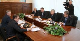 Губернатор и оппозиция в Хабаровском крае договорились встречаться чаще Валерий Спидлен