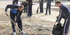 Хабаровский &quotАмур&quot поменял клюшки на метлы Официальный сайт ХК &quotАмур&quot