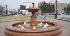 Пробный пуск фонтанов на площади имени Ленина состоялся в краевом центре Петр Молотов, РИА AmurMedia
