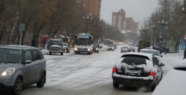 По прямым улицам движение продолжается - затруднение в основном, на спусках и подъемах Александр Семенов, РИА AmurMedia