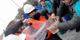 Раздача воды Анна Незнанова