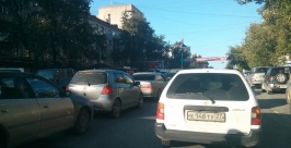 Дорожный затор на улице Ленина Евгений Попов