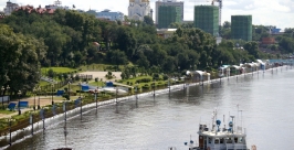 Наводнение продолжает охватывать центральную набережную Хабаровска Роман Федоров