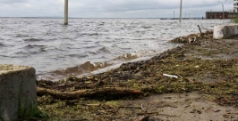 Вода подобралась к набережной вплотную Роман Федоров