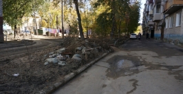 Во дворе улицы Ремесленной Лилия Федосеева