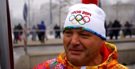 Олимпийский огонь пронесли по живописным местам Хабаровска Роман Федоров