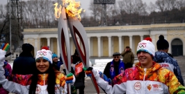 Олимпийский огонь пронесли по живописным местам Хабаровска Роман Федоров