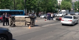 Мотоциклист, который протаранил сегодня иномарку в Хабаровске, скончался в больнице Андрей Швецов
