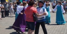 Фестиваль музыки и песни &quotКарагод&quot прошел в Хабаровске в День России Евгений Попов