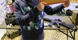 Хабаровчане не удержались и отправились на предпремьерный показ боевика &quotНеудержимые-3&quot Роман Федоров, корр. ИА AmurMedia