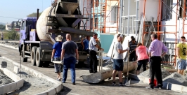 Депутаты Закдумы Хабаровского края помогли строителям, возводящим жилье для подтопленцев корр. ИА AmurMedia
