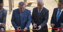 Церемония перерезания красной ленточки Евгений Попов