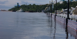 Наводнение &quotв минус&quot - год назад &quotбольшая вода&quot в Хабаровске пошла на спад Валерия Кокорина