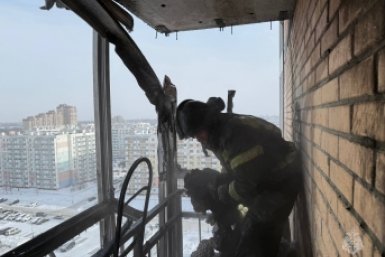 Пожар в многоэтажке Предоставлено пресс-службой ГУ МЧС России по Хабаровскому краю