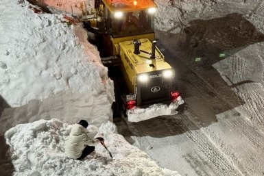 Хроника уборки снега в одном камчатском дворе ФОТО