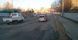 Кучи гравия и столбы пыли встречают хабаровских автомобилистов на улице П.Л. Морозова Евгений Попов
