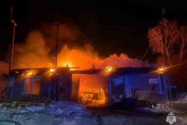 В Хабаровске сгорел склад с автомобильными маслами Пресс-служба ГУ МЧС России по Хабаровскому краю