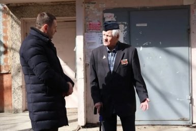 Благоустройство двора 101-летнего ветерана Юрия Ласькова взял на контроль Дмитрий Демешин Антон Шевченко