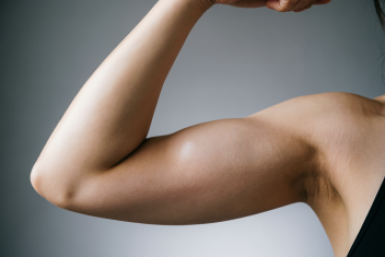 Не качаю ручки в зале, а контур стал подтянутым: 3 фишки без отжиманий