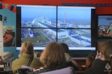 Спасатели МЧС России рассказали хабаровским школьникам о героях Чернобыля Предоставлено пресс-службой ГУ МЧС России по Хабаровскому краю