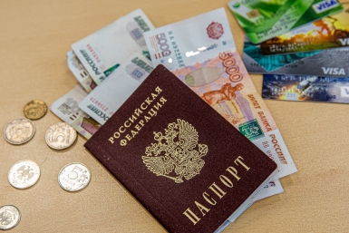 В каких случаях многодетным семьям сохранят ежемесячное пособие