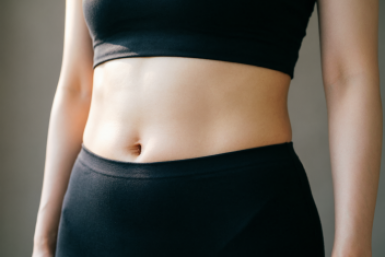 Убрала пузо и "жировой фартук" за 12 дней — работают всего 3 простых упражнения