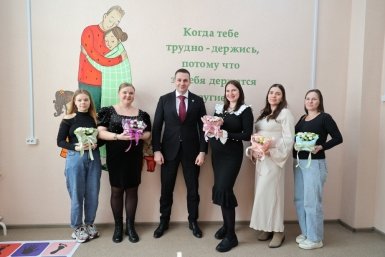 Дмитрий Демешин поручил расширить помощь беременным женщинам Антон Шевченко