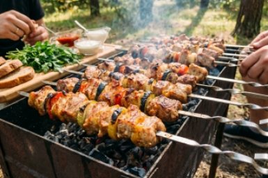 Мясо тает прямо в руках — секрет сочного шашлыка раскрыт: 7 правил от профи, о которых не пишут