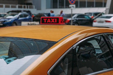 Такси в Москве: приложение не грузится, машина только по телефону за наличные