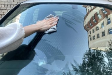 Протираю окна авто этим - капли дождя и пыль отлетают сами: стекла останутся чистыми до самой зимы ИА KrasnodarMedia