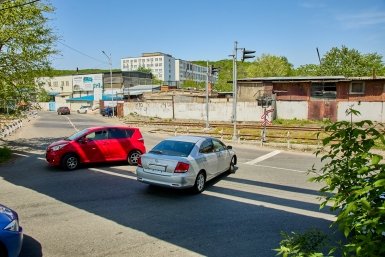 Новые сплошные на переездах перекрывают практически весь Владивосток ИА PrimaMedia