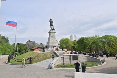 В Хабаровске сегодня вспоминают графа Николая Муравьева-Амурского и капитана Якова Дьяченко Пресс-служба администрации Хабаровска