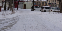 Сквер возле памятника Евгений Попов