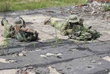 Военнослужащие ВВО в составе снайперских пар учатся поражать живую силу условного противника Пресс-служба Восточного военного округа