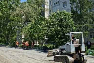 В Хабаровском крае приступили к благоустройству дворовых территорий Пресс-служба министерства жилищно-коммунального хозяйства Хабаровского края