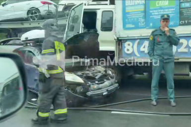 ДТП с участием автовоза произошло во Владивостоке скриншот видео ИА PrimaMedia