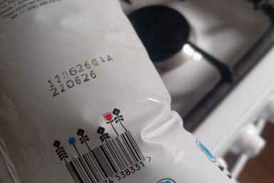 Не все просроченное — в мусорку: перестала выбрасывать продукты — и кошелек задышал, проверяю и ем без страха