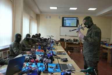 Молодёжь в Хабаровском крае меняет игровые джойстики на пульты управления боевыми дронами Пресс-служба ВВО