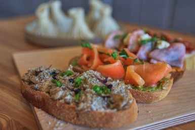 Рыбку солю сама и в бумаге — в 5 раз вкуснее, чем из магазина: даже посуду мыть не надо