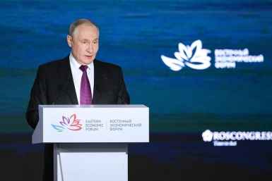Владимир Путин на пленарной сессии ВЭФ 2026 предоставлено пресс-службой мэрии Владивостока