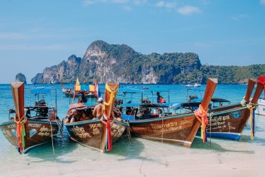 Море +29 и песочек, а туристы разъехались: 2 курорта на октябрь-ноябрь от 20 000 рублей на двоих