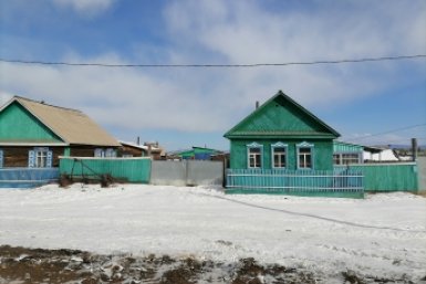 На окна ничего не клею и обогреватель не включаю: взяла идею у северян – и дома тепло даже в лютый мороз