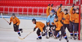 Первых &quotсухой&quot матч провели сборные на Чемпионате мира по бенди в Хабаровске официальный сайт Чемпионата мира по хоккею с мячом 2015 (http://www.rusbandy.ru)