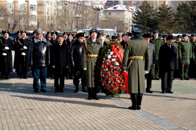 Первые лица региона возложили цветы к Стеле Героев в Хабаровске Роман Федоров, корр. ИА AmurMedia