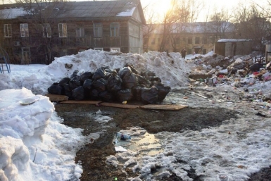 Дворы Хабаровска превращаются в одну большую помойку Роман Федоров, корр. ИА AmurMedia
