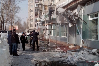Обрушение козырька на здании &quotСбербанка&quot произошло в Хабаровске Константин Шульмин