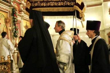 Тысячи верующих собрались на пасхальных богослужениях в хабаровских храмах Роман Федоров, корр. ИА AmurMedia