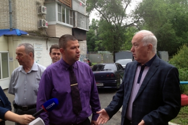 Осмотр придомовых территорий  Александра Мельник