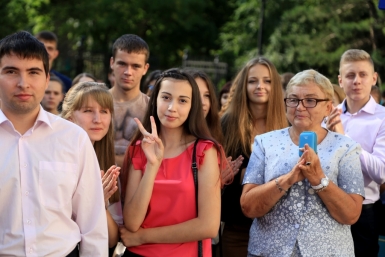 Первокурсники Хабаровского края отправились &quotгрызть гранит науки&quot Роман Федоров, корр. ИА AmurMedia