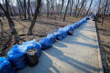 Более 11 тысяч хабаровчан приняли активное участие в месячнике по саночистке города Балашов Антон, PrimaMedia